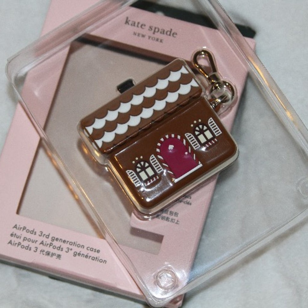 NWT Kate Spade Novelty Gingerbread House Silicon Airpod case